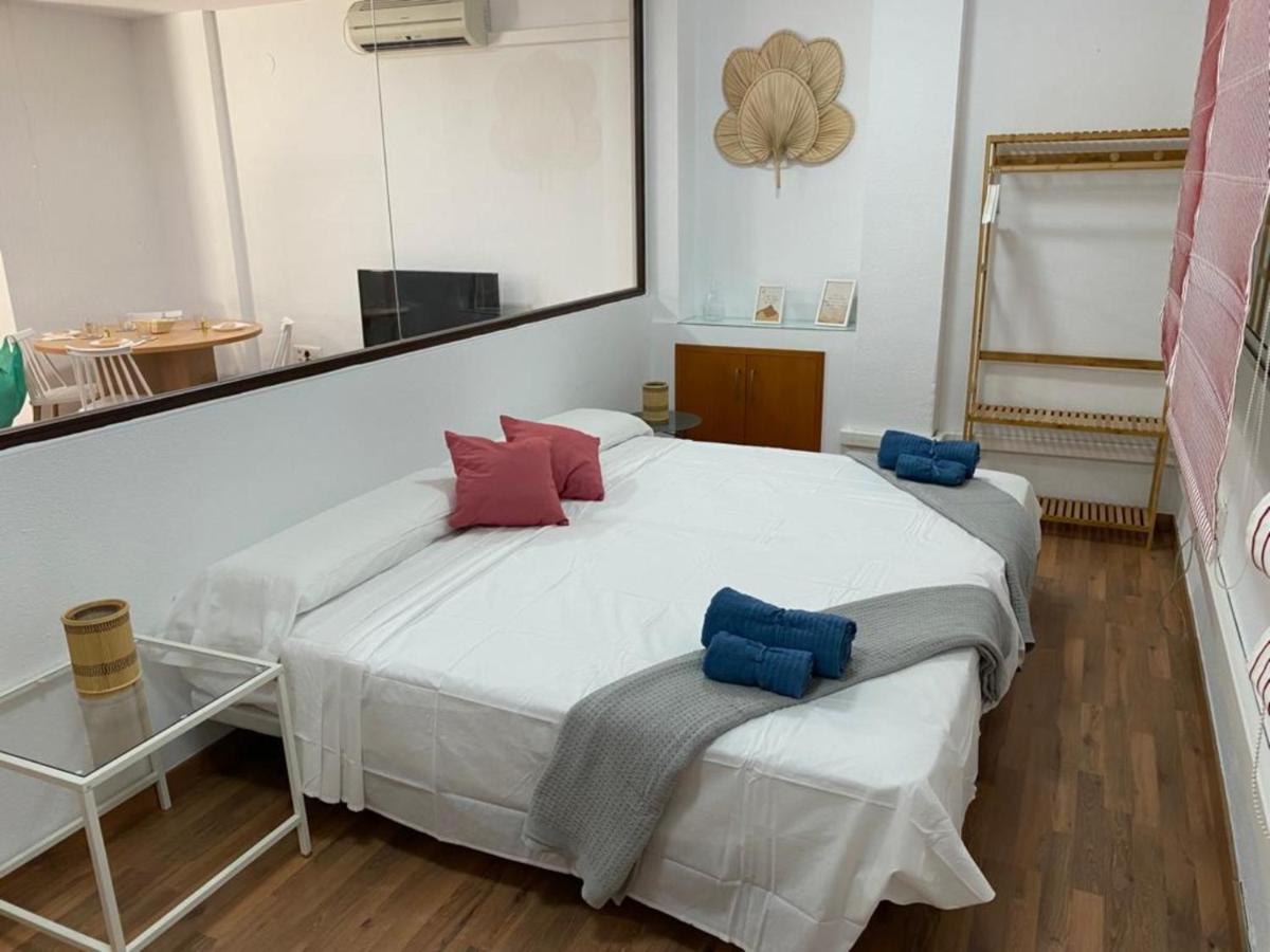 Apartament Almansa Flat 14 Malaga Zewnętrze zdjęcie